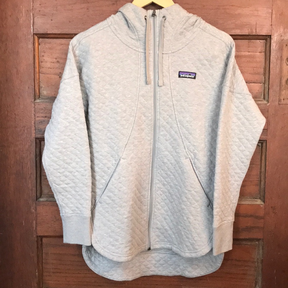 Super Cute Grey Quilted PATAGONIA Jacket!